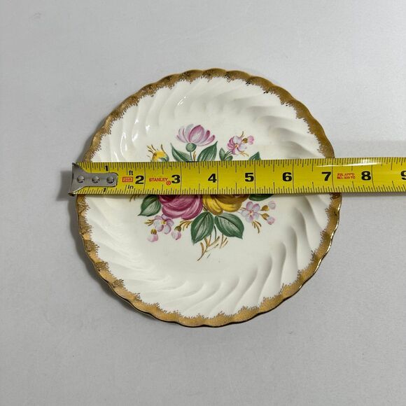 Vintage Royal China Quban Warranted 22K Gold Roses 7” Decorative/ Dessert Plate - Picture 9 of 9